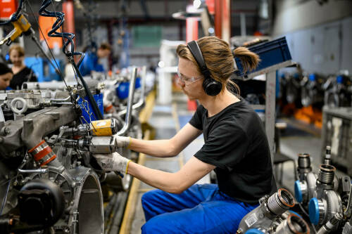 В Татарстане по нацпроекту трудоустроят более 13 тыс. студентов в 2025 году