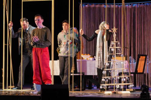 Без пафоса и про жизнь: Казанский ТЮЗ первым в Татарстане показал спектакль об СВО