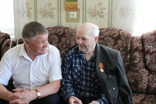 «Мы верили, что выстоим»: в Новошешминске труженикам тыла вручили юбилейные медали