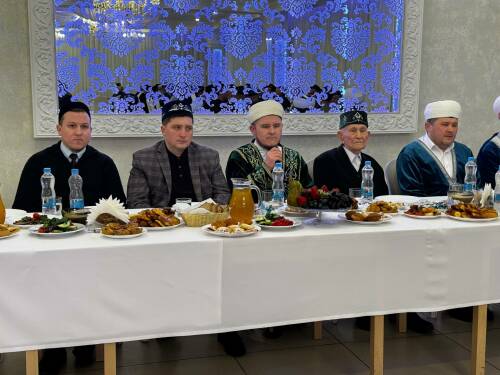 В Менделеевске участники Великой Отечественной войны и СВО провели совместный ифтар