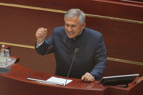 Минниханов поздравил татарстанцев с Днем воссоединения Крыма с Россией