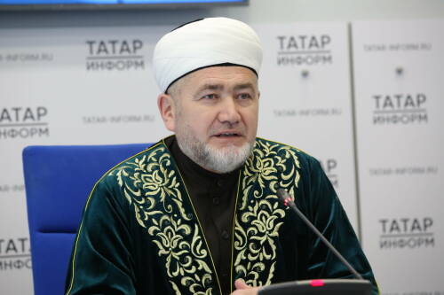 Заммуфтия РТ о военной выставке: У нас реальные герои, а не Бэтмен и Черный плащ