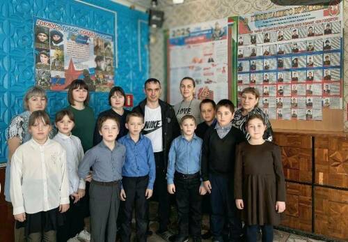 Герои среди нас: школьники Новошешминского района встретились с бойцом СВО