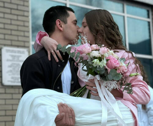 «Не ЗАГС, а военный гарнизон»: боец СВО женился на возлюбленной из Мамадышского района