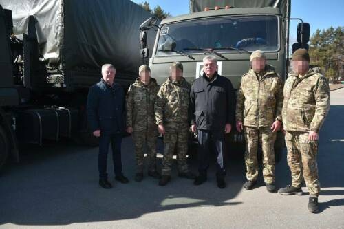 «Нашу армию победить невозможно»: из Челнов отправили 60 тонн помощи бойцам