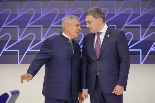 Минниханов и Фальков открыли венчурный форум в Казани