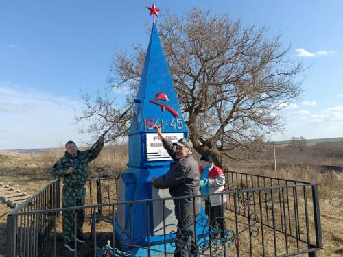 Награжденный медалью Суворова житель Заинского района благоустроил памятник в родном селе