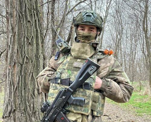 «Мог остаться дома, но выбрал фронт»: боец из РТ награжден медалями на СВО