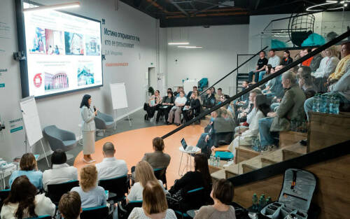 «Влюбить детей в химию»: зачем в Казани собрали родителей выпускников профильных классов