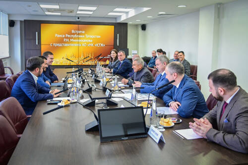 Минниханов обсудил с железнодорожниками Казахстана развитие коридора «Север – Юг»