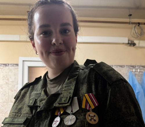 «Кто, если не я»: выпускница Буинского медучилища помогает раненым в зоне СВО