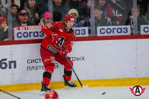 «Автомобилист» продлил контракт с Александром Шаровым