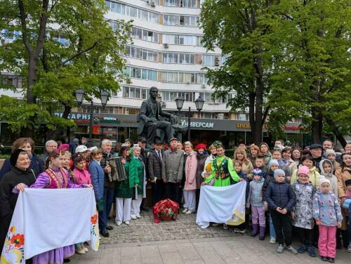 В Москве татарская общественность возложила цветы к памятнику Габдуллы Тукая