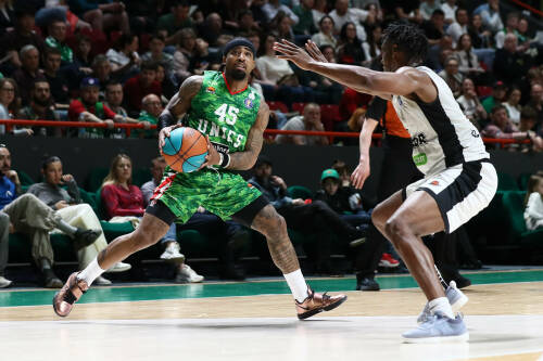 УНИКС вышел в полуфинал Единой лиги ВТБ, обыграв «Автодор» в решающем матче серии 1/4