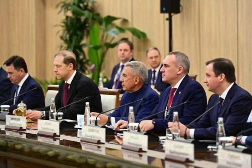 Минниханов и Мирзиёев обсудили развитие совместных проектов на встрече в Узбекистане