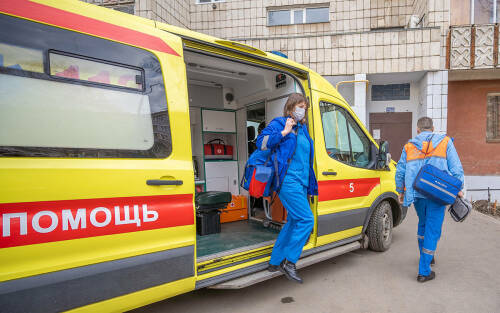 «Звонки по пустякам отвлекают медиков от спасения жизней»: когда нужно вызывать скорую?