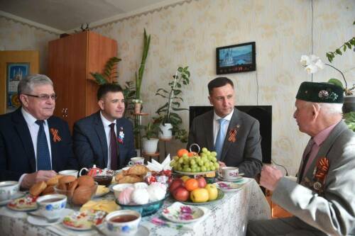 Живые голоса истории: ветераны Челнов приняли поздравления к юбилею Победы