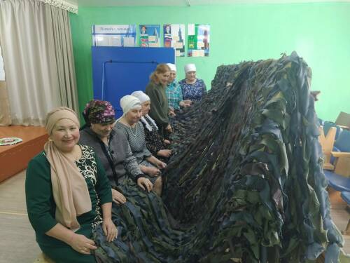 Волонтеры Арска: Если СВО окончится до того, как сплетем сеть, то пойдет на костюм Шурале