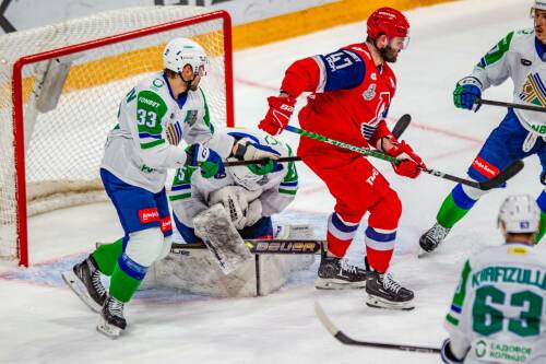 «Салават Юлаев» на своем льду уступил «Локомотиву» в третьем матче полуфинала КГ