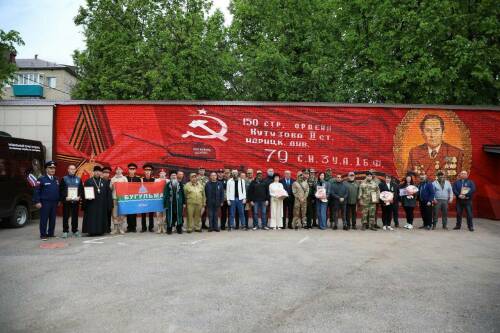 В Бугульме проводили 10 мужчин, заключивших контракт с Минобороны РФ