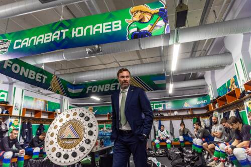 Виктор Козлов официально остается в «Салавате Юлаеве»