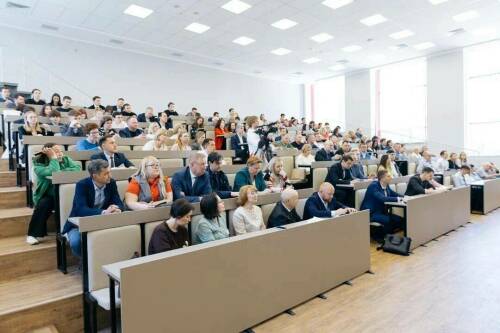 В Нижнекамске прошла Всероссийская конференция по нефтехимии и нефтепереработке