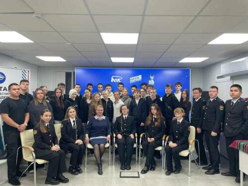 В День освобождения Мариуполя молодогвардейцы провели встречу с ветераном боевых действий