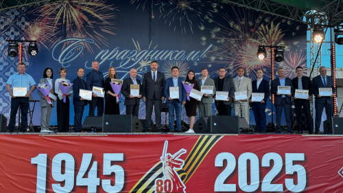 В День химика Олег Коробченко вручил награды работникам химотрасли Менделеевского района