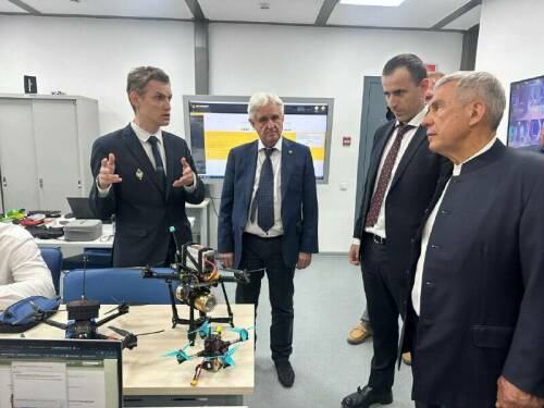 Минниханову показали киберспортивную робототехнику в РТУ МИРЭА