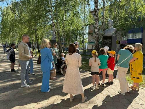 «Память сильнее времени»: в Менделеевске запущена аудиоэкскурсия по Аллее Героев