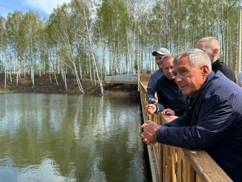 Минниханову показали благоустроенную набережную в музее Тукая в Кырлае