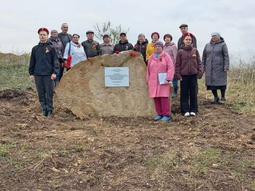 В селе Чепчуги открыли памятник летчику Ивану Лопатину