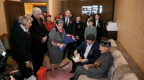 «Мы живем благодаря вам»: в Нижнекамске ветеранов поздравили с 9 Мая