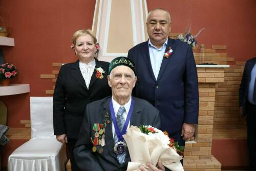 «Спел для родной земли»: участник войны в Бугульме ответил на награду песней