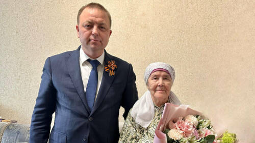 Руководство Минсельхозпрода РТ поздравило ветеранов с 80-летием Великой Победы