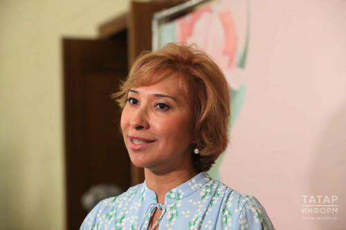 Эльмира Зарипова посетила торжественное мероприятие к Дню социального работника