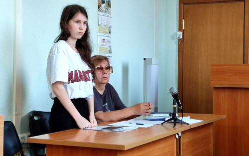 Обвиняемая в смерти подруги, катавшейся на ватрушке: «Кровь не стирали, а искали вещи»