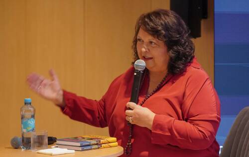 Галина Сапожникова: «Не купила машину из-за того, что рядом с ней стоял картонный Дудь*»