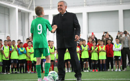 Здесь играли Месси и Роналду: как Рустам Минниханов открыл новый манеж на базе «Рубина»