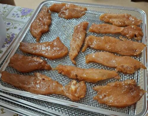 Вяленое мясо и домашние снеки для бойцов СВО начали изготавливать в Заинске