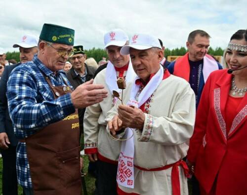 Рустам Минниханов назвал праздник Уяв доброй традицией дружбы народов