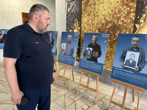 Фотовыставка «Отец Героя» открылась в Верхнем Услоне