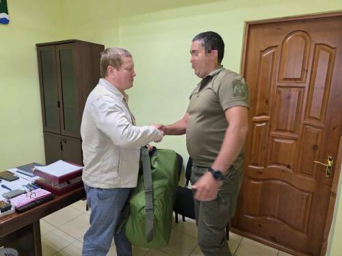Глава Мамадыша передал гуманитарную помощь земляку – участнику СВО