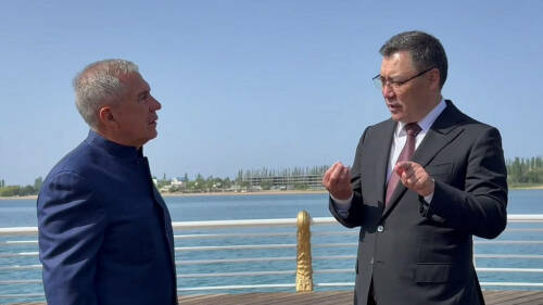 Президент Киргизии провел для Минниханова экскурсию по культурному центру «Рух Ордо»