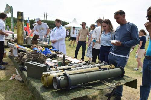 Выставку трофеев СВО и военную игру «Тропа мужества» представили на Сабантуе в Нурлате