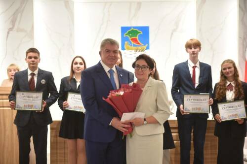 Педагог из школы №30 Челнов получила 200 тыс. рублей за рекорд по ЕГЭ