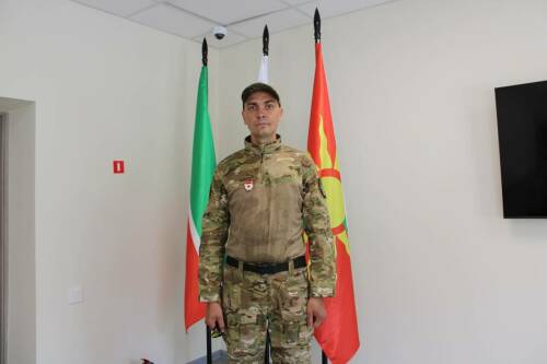 «Я должен был пойти»: в Заинске бойца с позывным Дядя встретили в отпуске