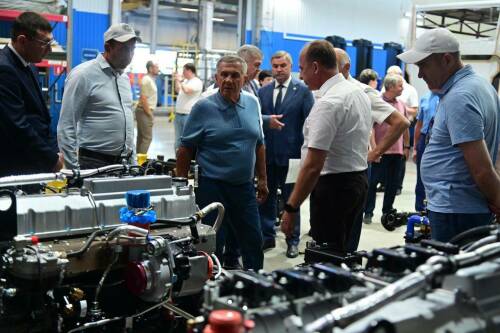 Минниханов в Челнах осмотрел автомобильный завод «РариТэк»