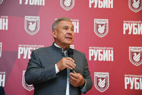 Минниханов поблагодарил «Рубин» за выступление в минувшем сезоне