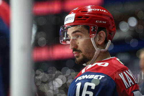 Артур Каюмов привез Кубок Гагарина в Бугульму